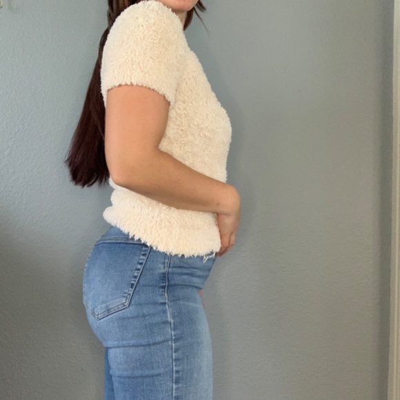 Fluffy T-Shirt - Picture 5 of 6